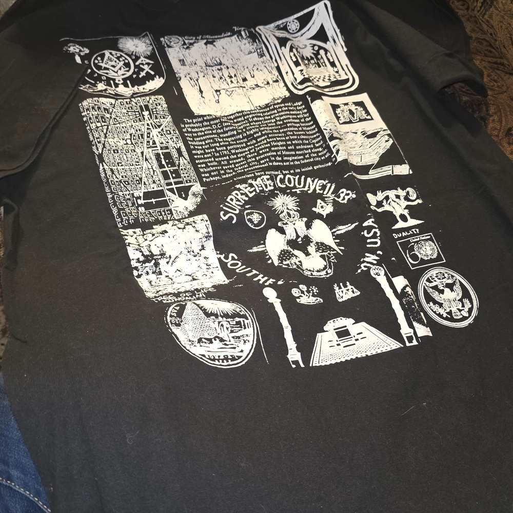 Black Scale Large Mens T-shirt Occult And Metaphysical Symbols